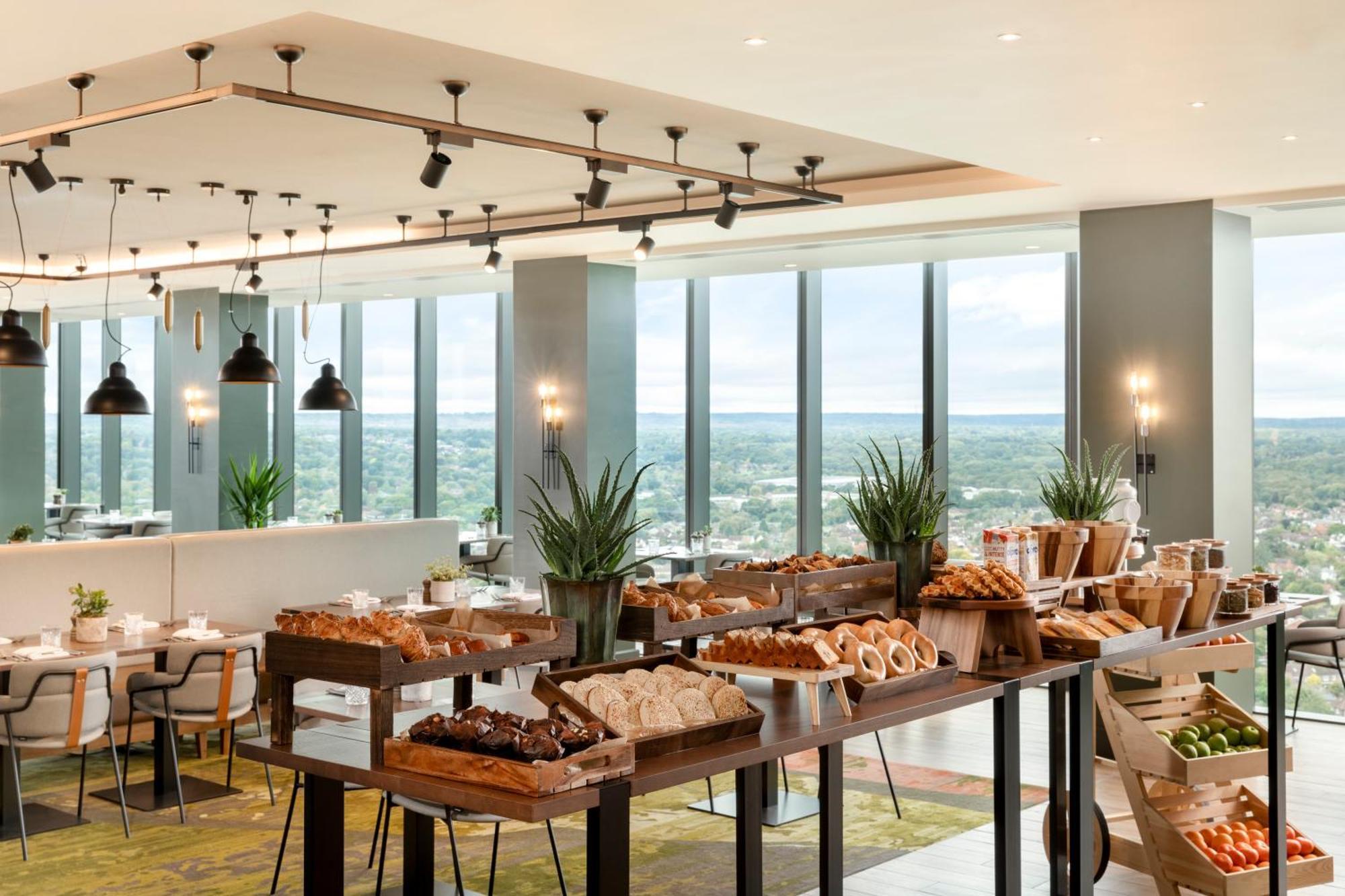 Hilton Woking Hotel Buitenkant foto