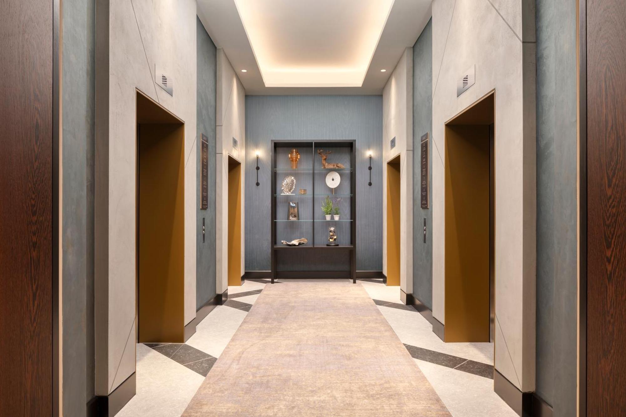 Hilton Woking Hotel Buitenkant foto