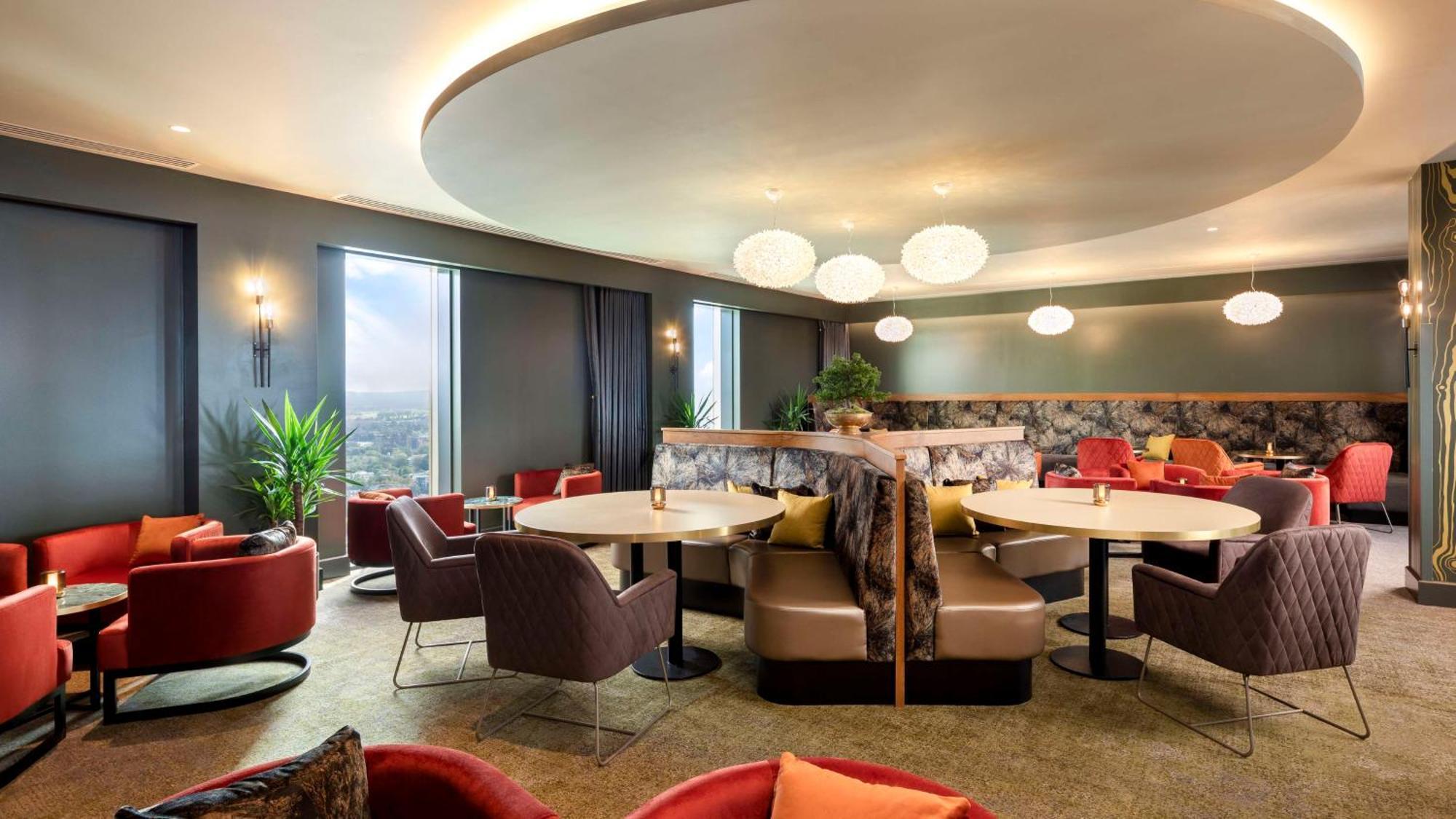 Hilton Woking Hotel Buitenkant foto