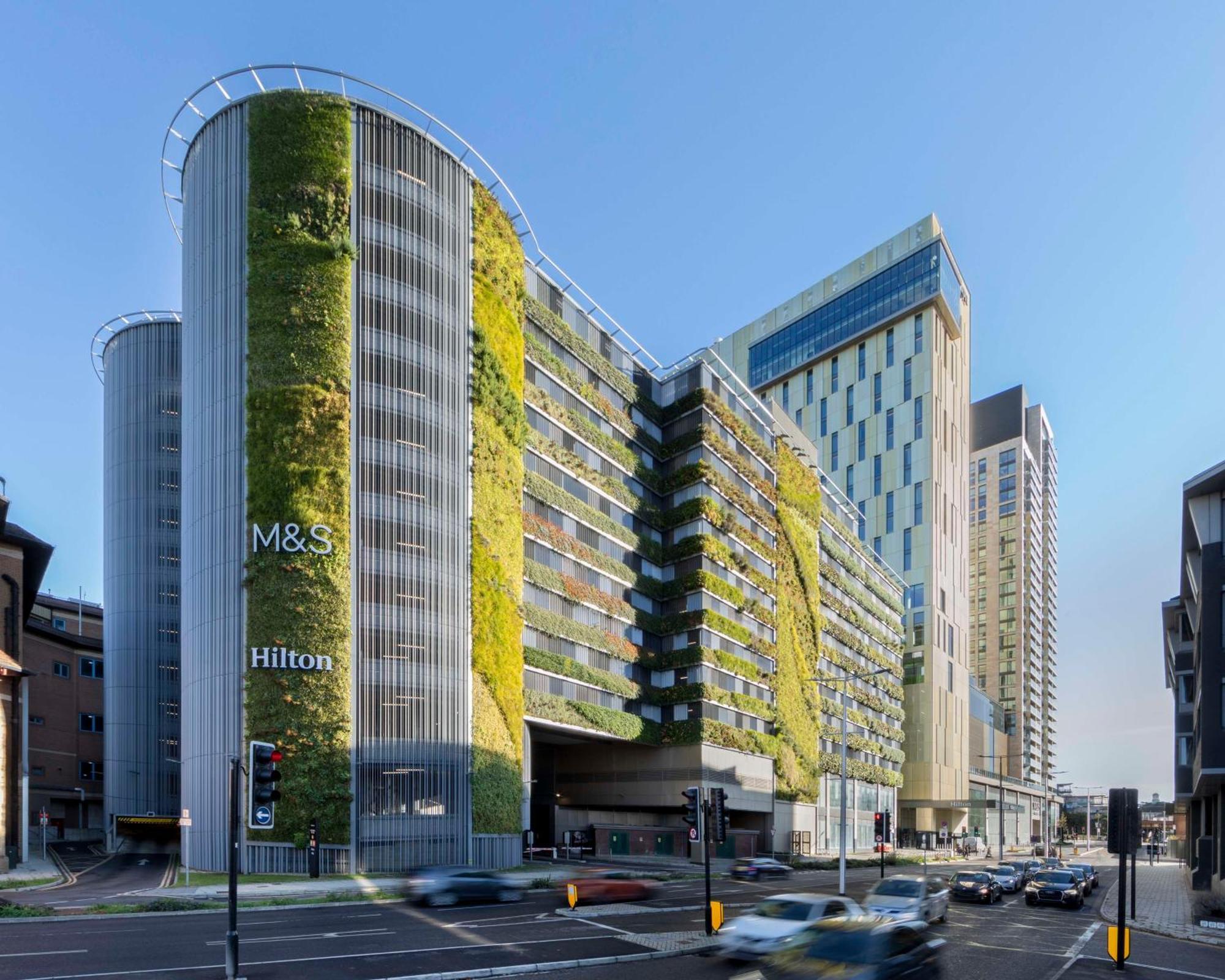 Hilton Woking Hotel Buitenkant foto